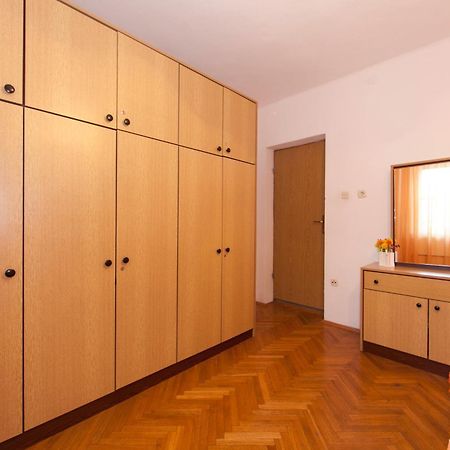 Apartmani Darinka Baška Voda Eksteriør bilde