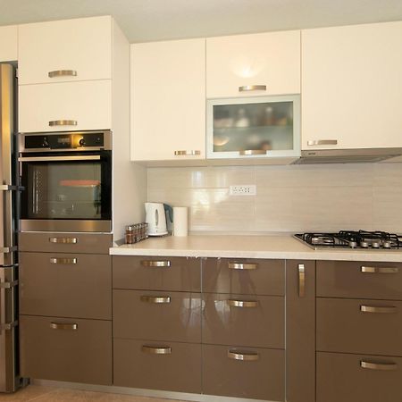 Apartmani Darinka Baška Voda Eksteriør bilde