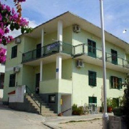 Apartmani Darinka Baška Voda Eksteriør bilde
