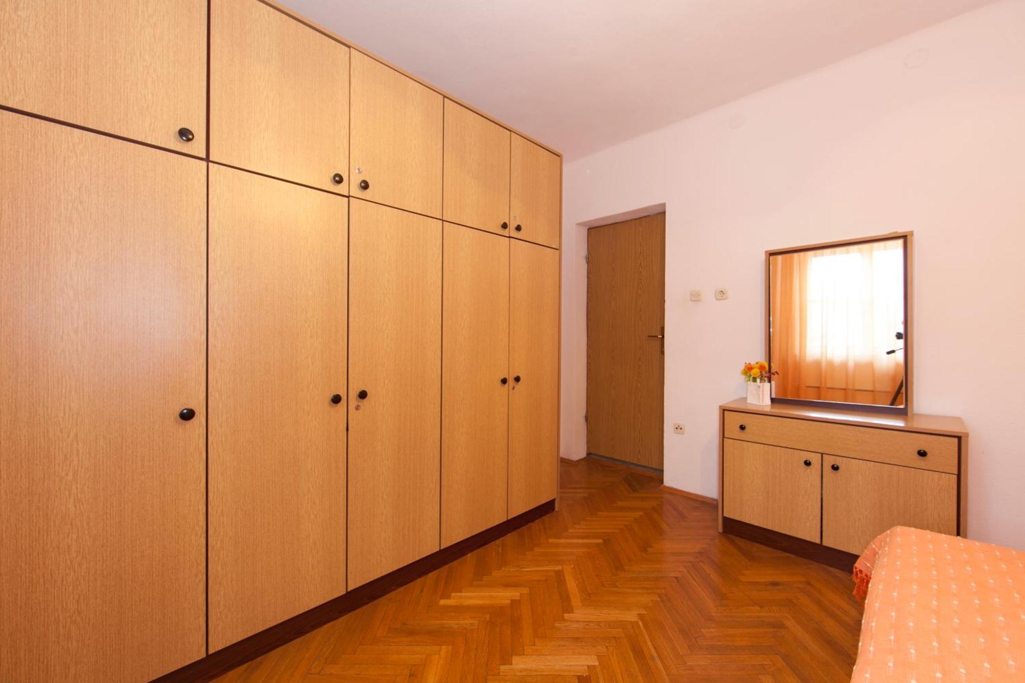 Apartmani Darinka Baška Voda Eksteriør bilde