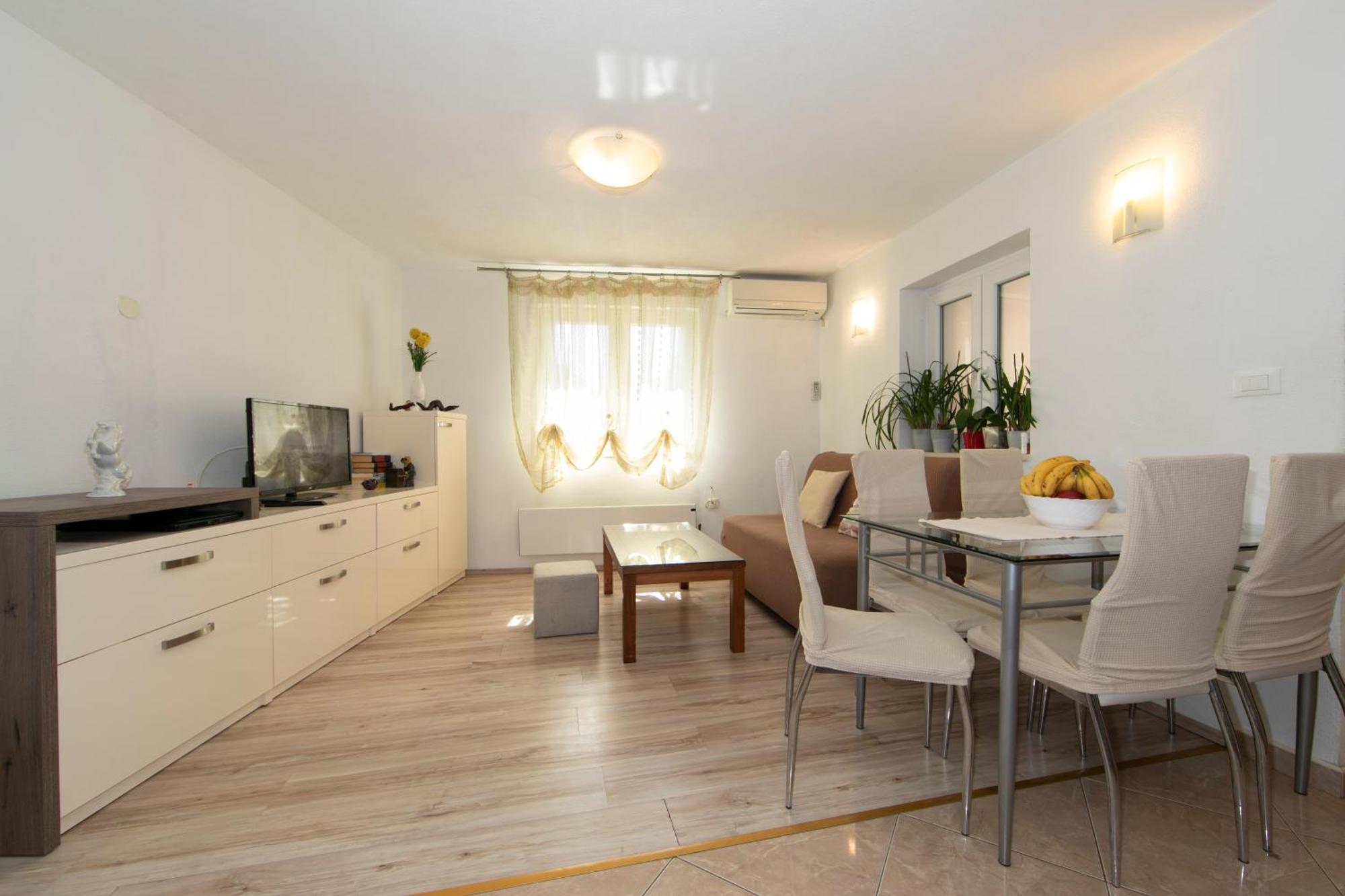 Apartmani Darinka Baška Voda Eksteriør bilde