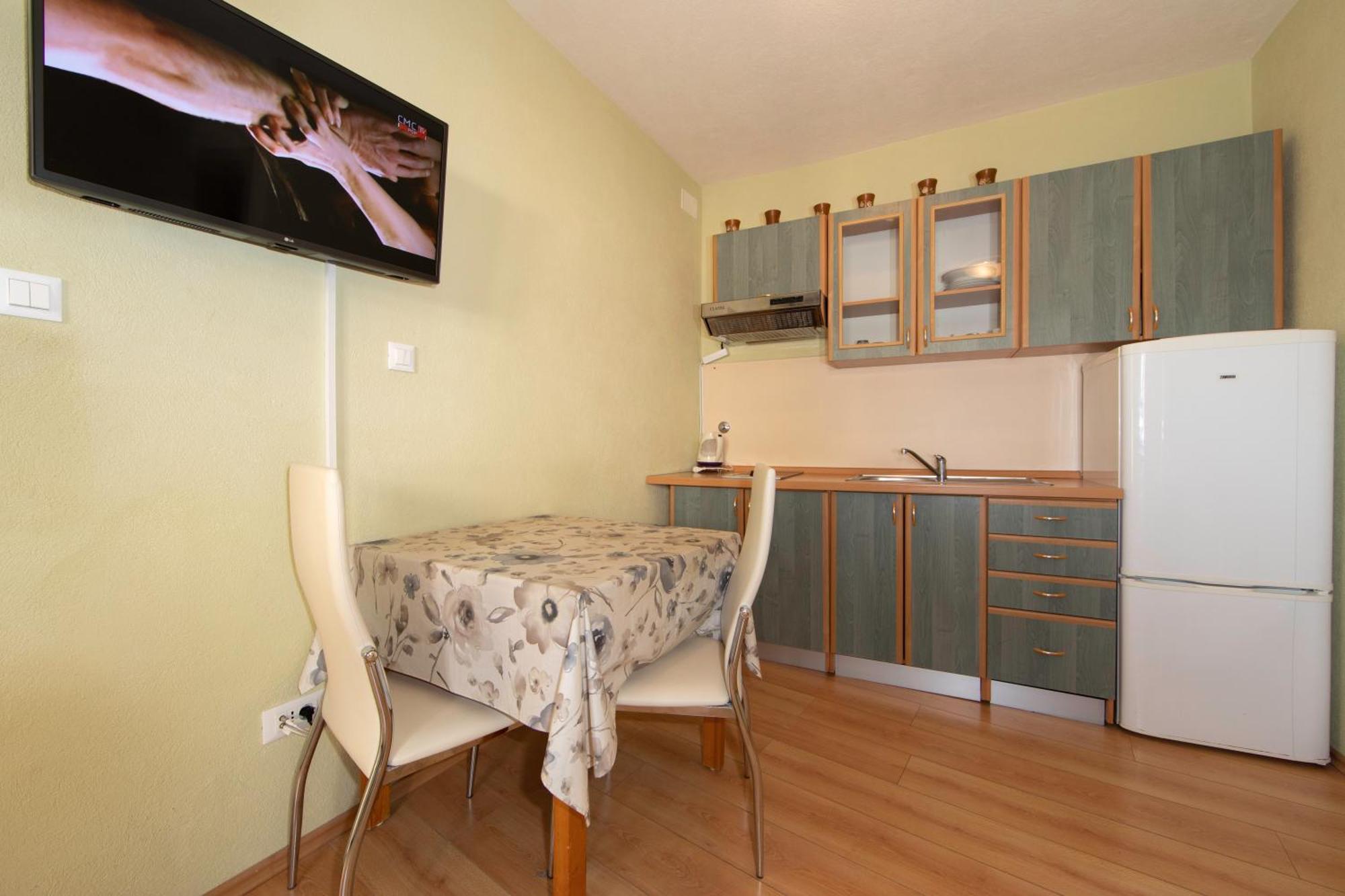 Apartmani Darinka Baška Voda Eksteriør bilde