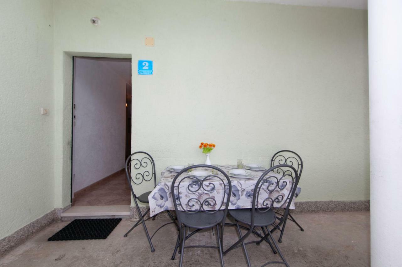 Apartmani Darinka Baška Voda Eksteriør bilde