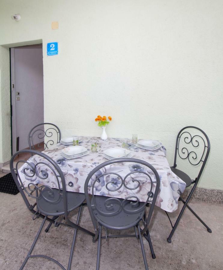Apartmani Darinka Baška Voda Eksteriør bilde